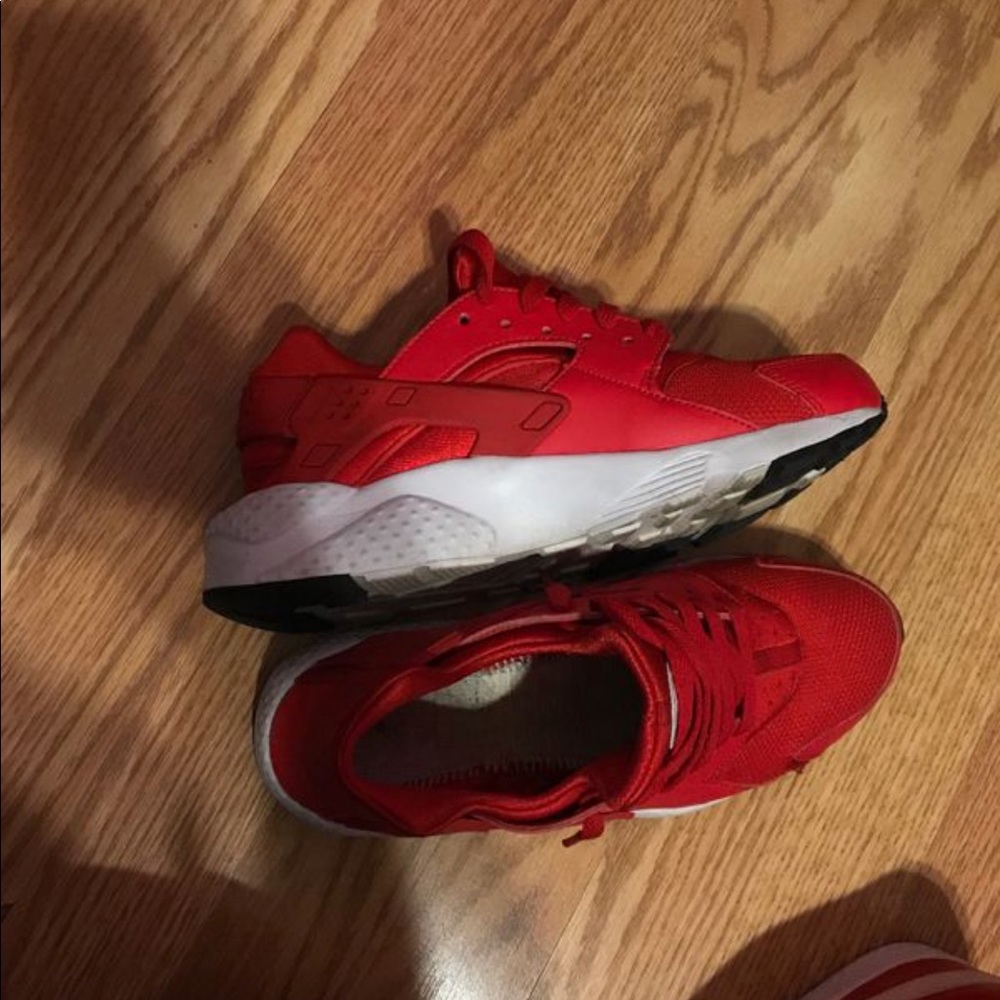 Red hurraches! - Picture 4 of 5